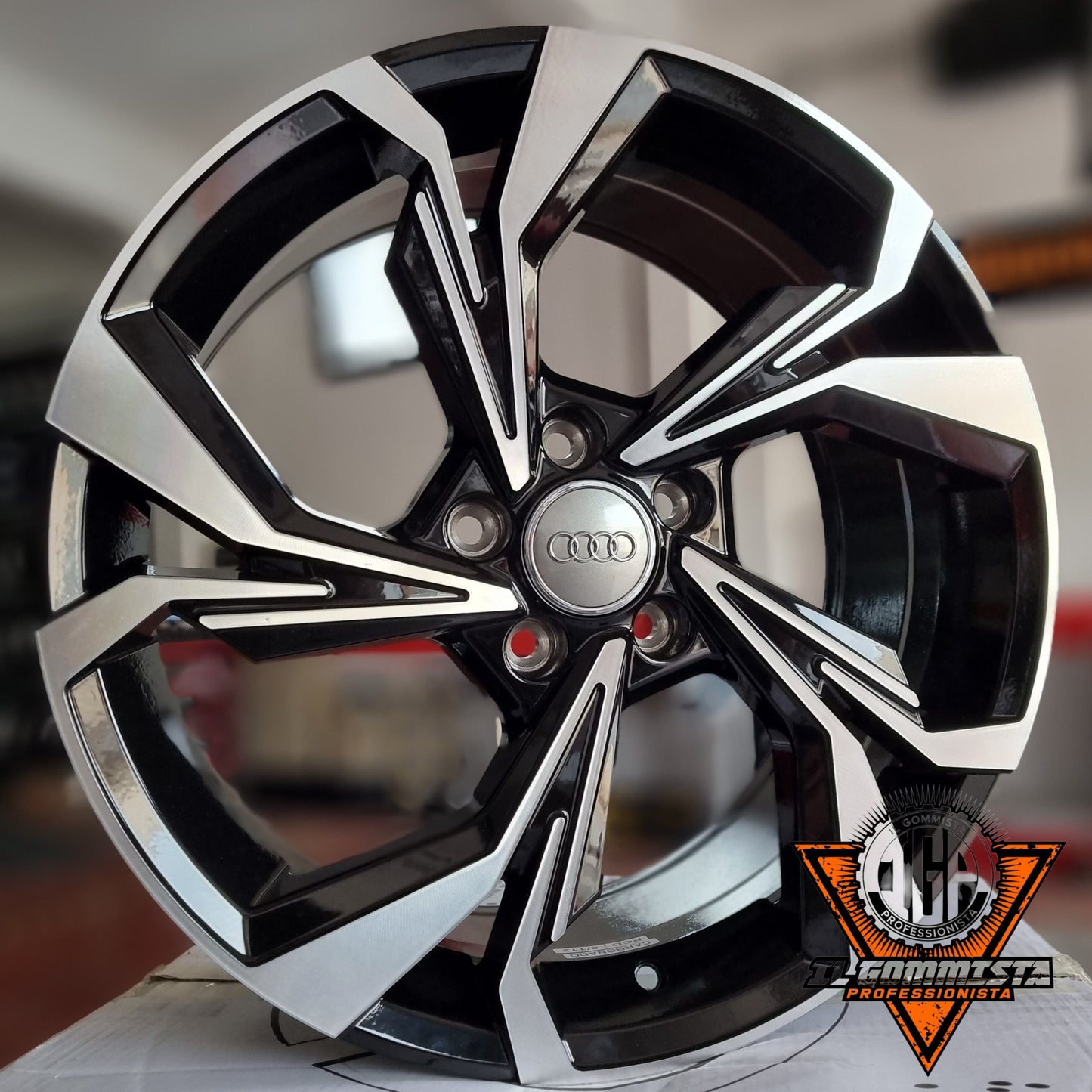 IGP99 KIT 4 Cerchi In Lega 8 x 18" New Stile S3 x Audi A3 A4 Q2 Q3 Q5 e-Tron S-line