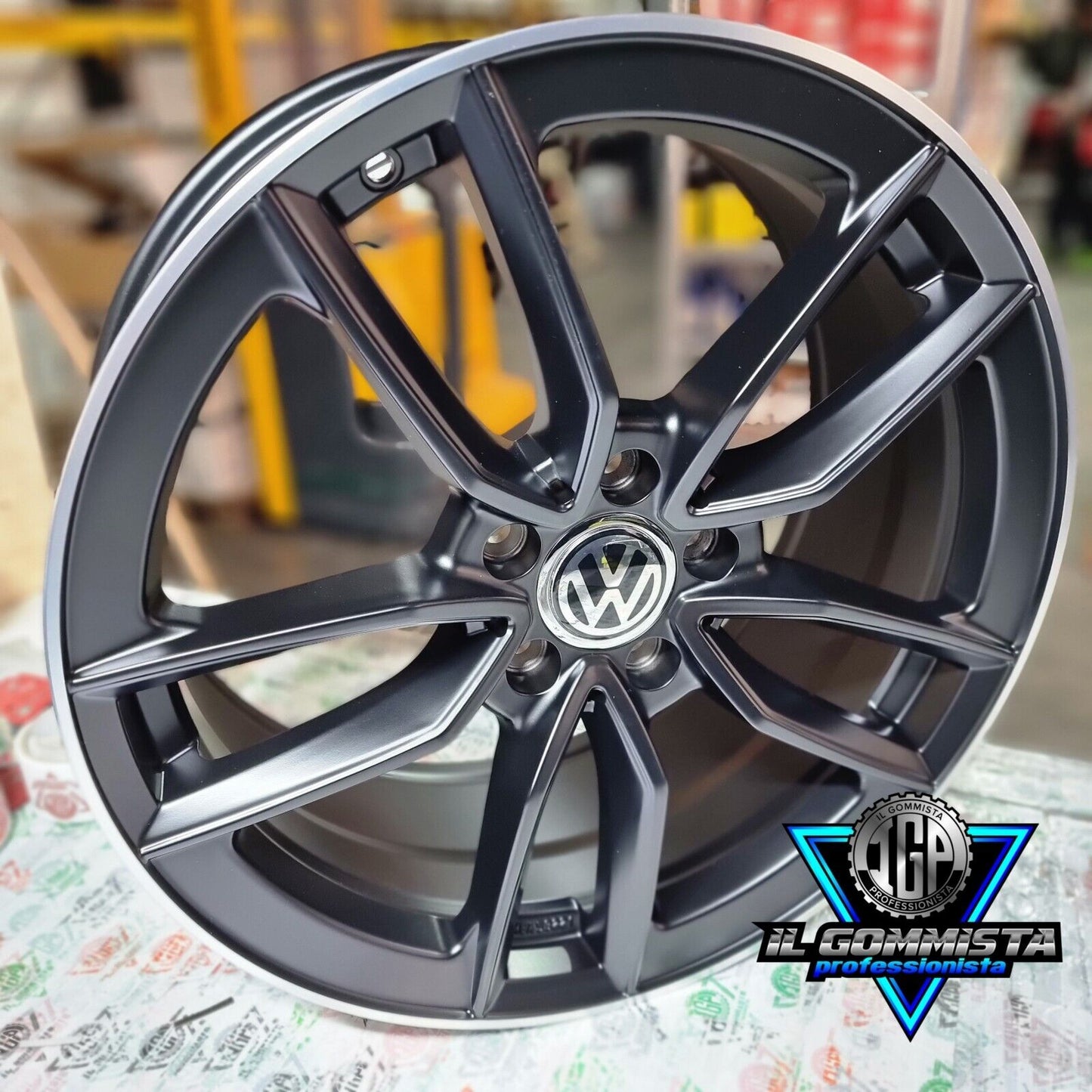 IGP21 KIT 4 Cerchi In Lega 18" Compatibili con Volkswagen Golf 5 6 7 8 GTD GTI 1K Arteon Beetle 5C1 Caddy + ID.3 ID.4 Maggiolino 5C1 + Passat T-ROC Tiguan Touran +