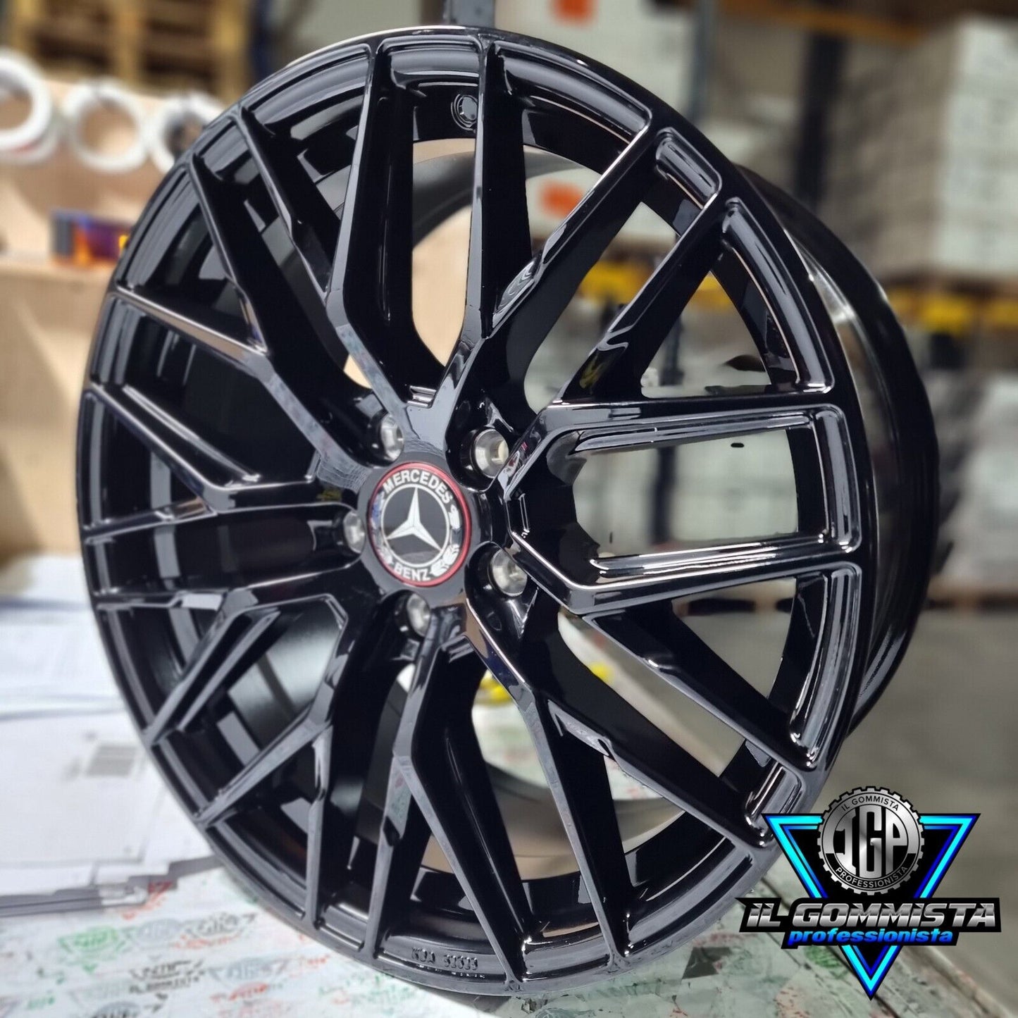 IGPS4 KIT 4 Cerchi In Lega 18" Compatibili con Mercedes Classe A W169 176 177 AMG classe + B W245 246 247 AMG + CLA + Classe C W205 CLA W117 118 + CLA GLA GLB GLC Classe E + V 639 Viano Vito 447 NCC