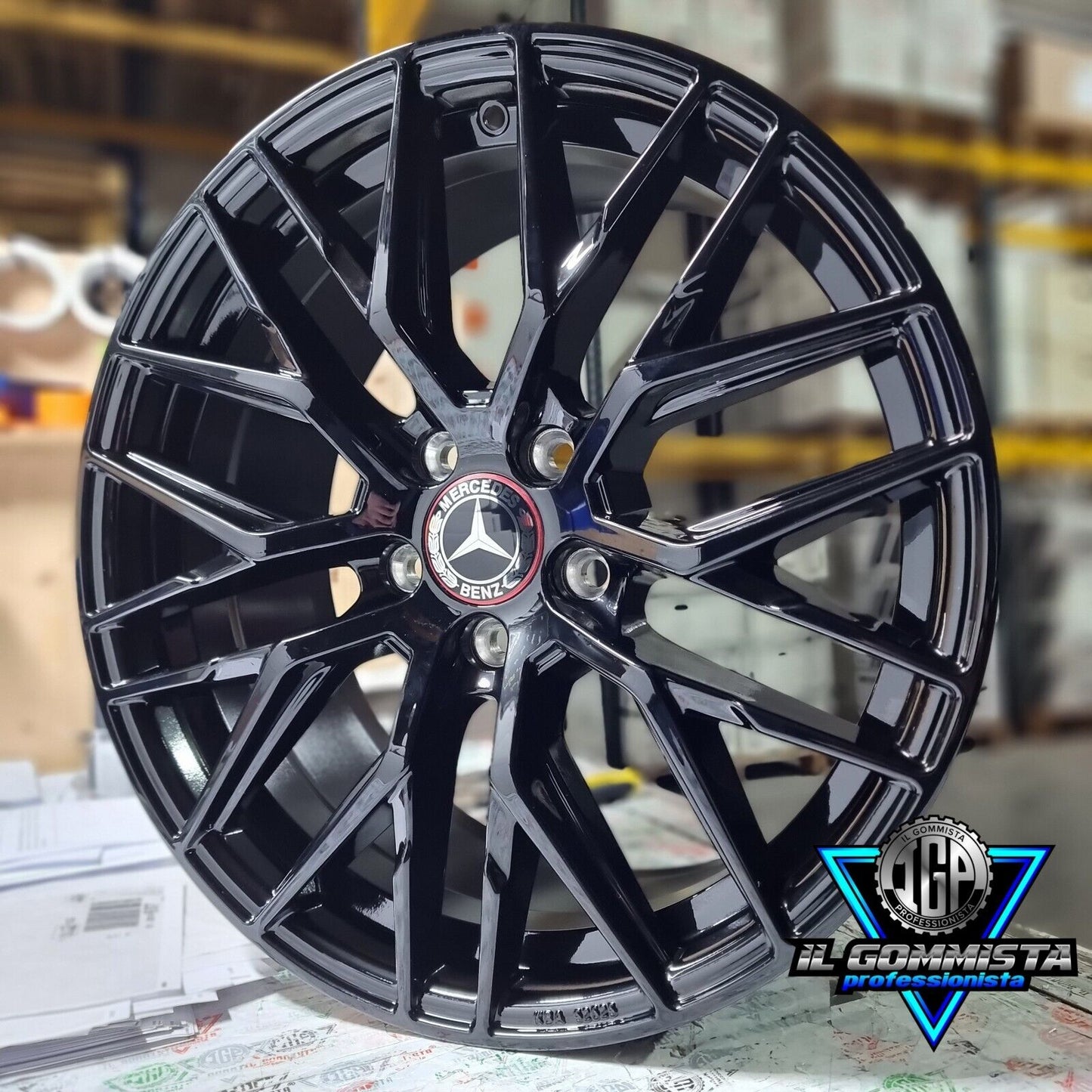 IGPS4 KIT 4 Cerchi In Lega 18" Compatibili con Mercedes Classe A W169 176 177 AMG classe + B W245 246 247 AMG + CLA + Classe C W205 CLA W117 118 + CLA GLA GLB GLC Classe E + V 639 Viano Vito 447 NCC
