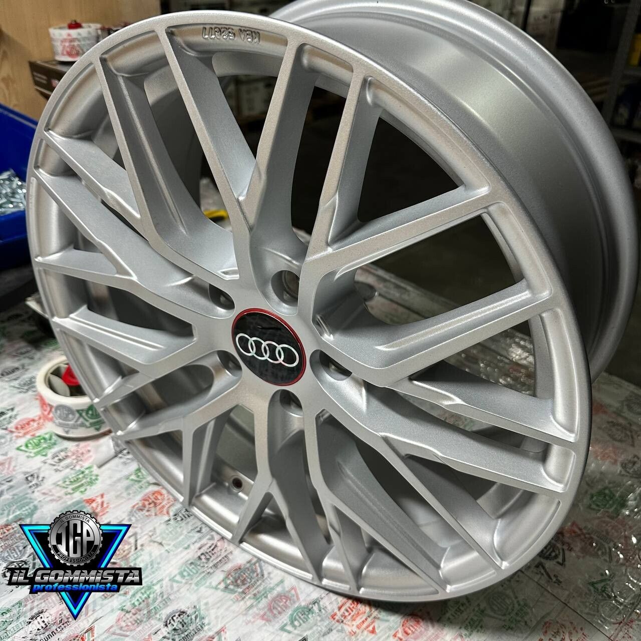 IGP RS4 KIT 4 Cerchi In Lega 7,5 x 17" Compatibili con Audi A3 A4 A5 A6 A7 A8 TT Q2 Q3 Q4 Q5 S RS G-tron sporback S.line