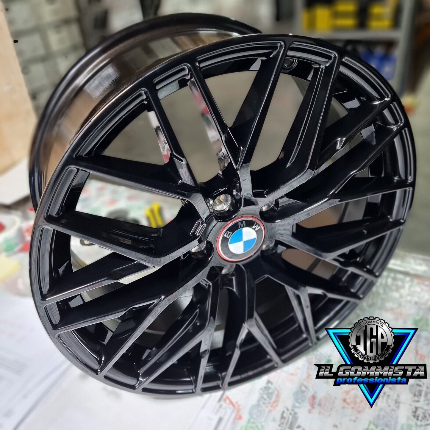 IGP MS4 KIT 4 Cerchi In Lega 18" Compatibili con BMW serie 1 F40 - 2 F44 F45 F46 M + serie 3 type G20 Touring G21 + serie 4 type G22 G23 dal 2021 + serie 5 type G30 G31 G5L G5K + X1 type F48 F1X + X2 type F39 + X3 type G01 G3X + X4 type G02