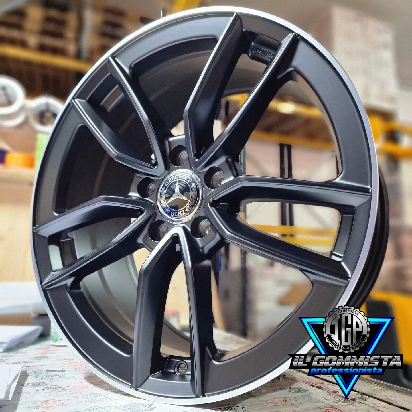IGP21 KIT 4 Cerchi In Lega 18" Compatibili con Mercedes Classe A W169 176 177 AMG classe + B W245 246 247 AMG + CLA + Classe C W205 CLA W117 118 + CLA GLA GLB GLC Classe E + V 639 Viano Vito 447 NCC