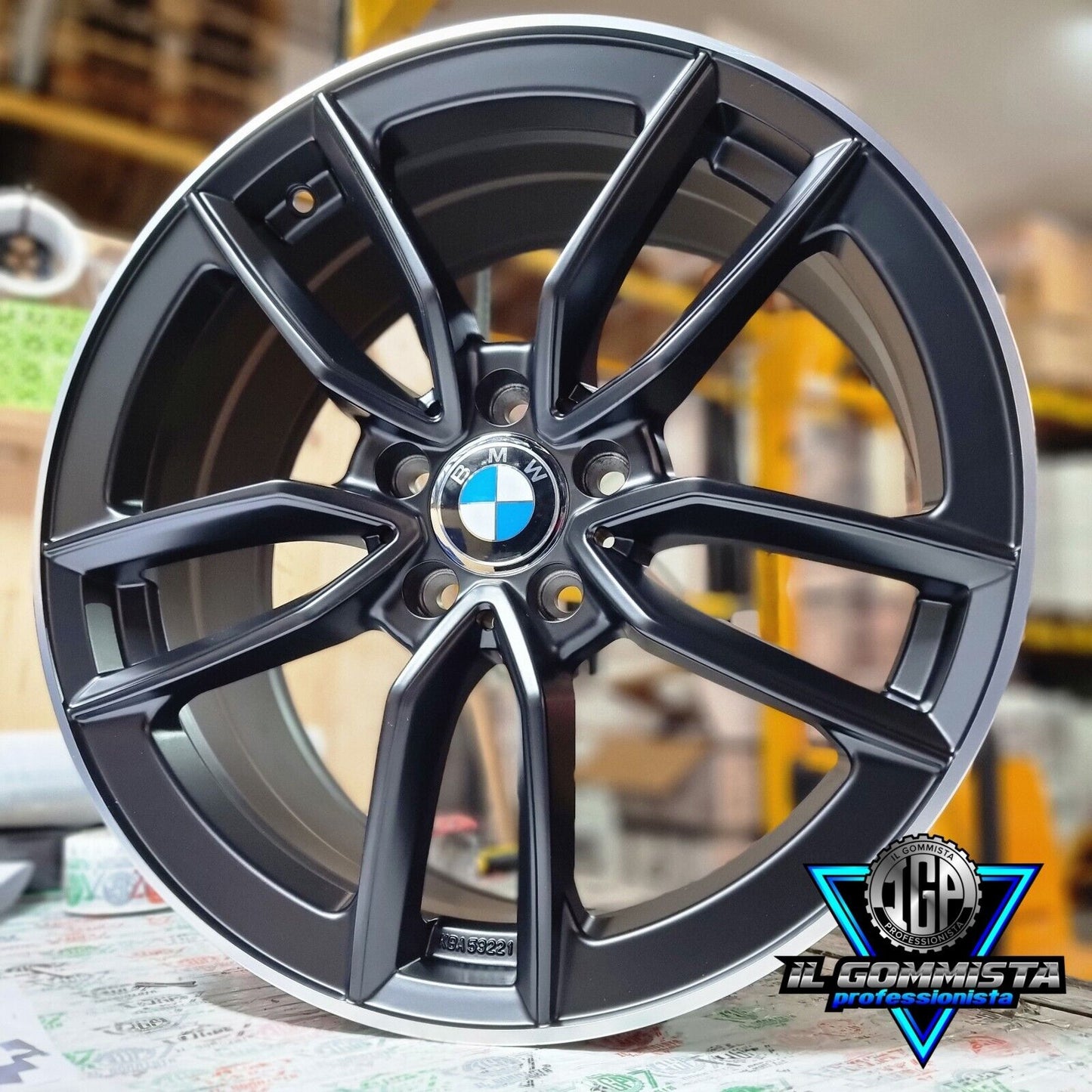 IGP21 MS4 KIT 4 Cerchi In Lega 18" Compatibili con BMW serie 1 F40 - 2 F44 F45 F46 M + serie 3 type G20 Touring G21 + serie 4 type G22 G23 dal 2021 + serie 5 type G30 G31 G5L G5K + X1 type F48 F1X + X2 type F39 + X3 type G01 G3X + X4 type G02