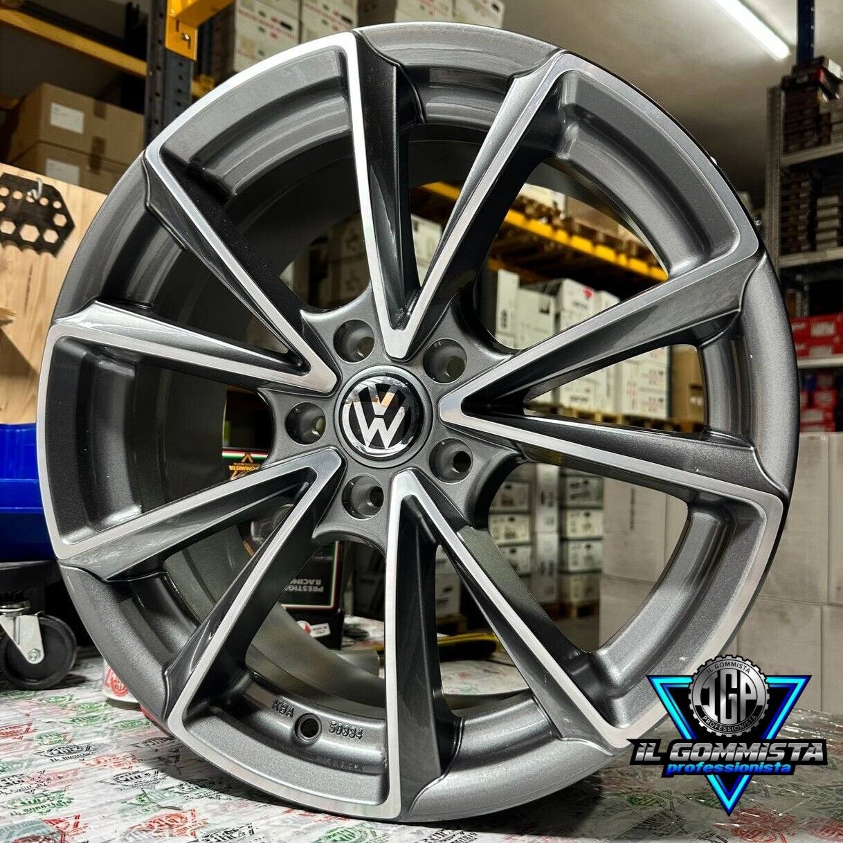 IGP A5 KIT 4 Cerchi In Lega 8 x 18" Compatibili con Volkswagen Golf 5 6 7 8 GTI GTD Arteon T-ROC Tiguan R Scirocco Passat