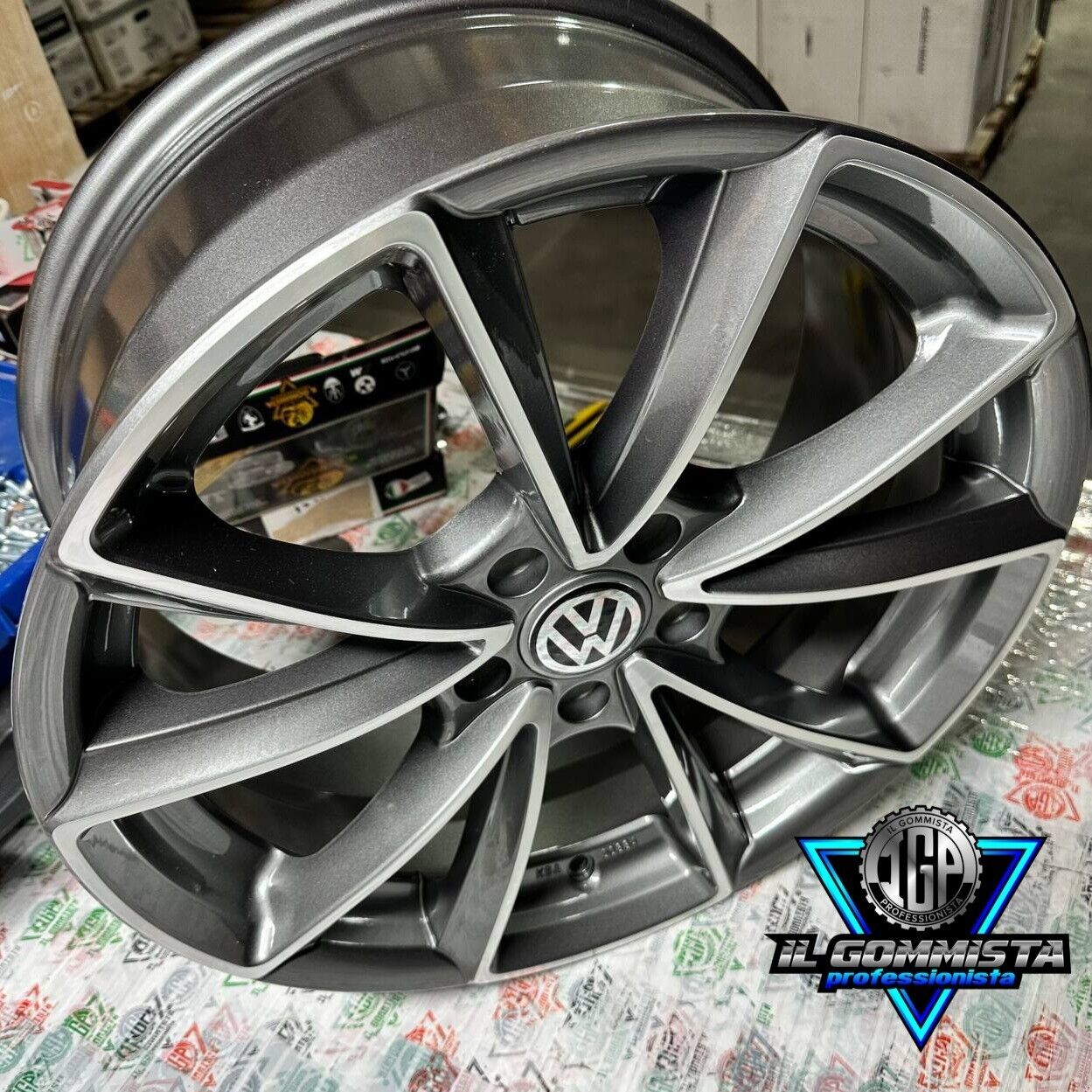 IGP A5 KIT 4 Cerchi In Lega 8 x 18" Compatibili con Volkswagen Golf 5 6 7 8 GTI GTD Arteon T-ROC Tiguan R Scirocco Passat