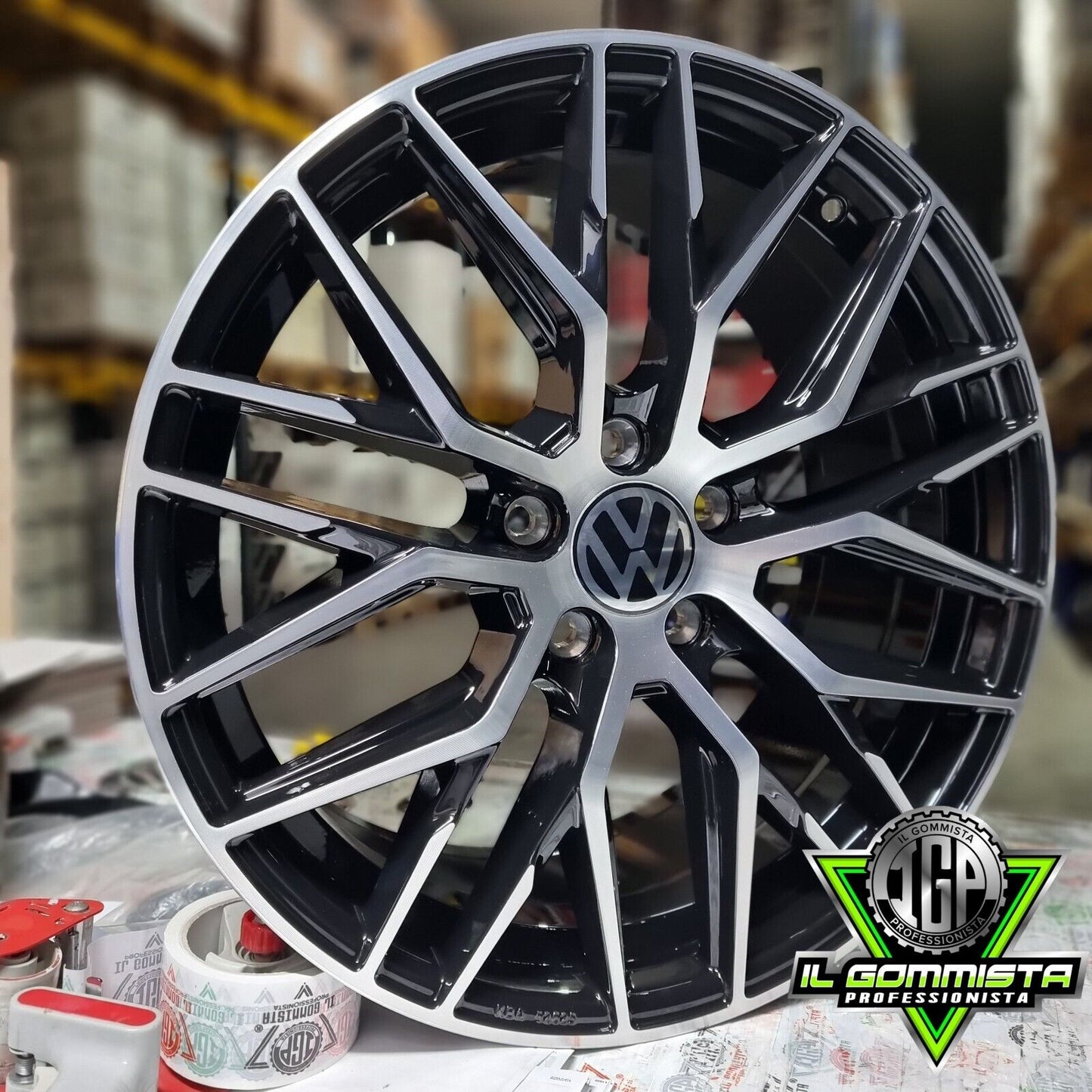 IGP RS4 KIT 4 Cerchi In Lega 18" Compatibili con Volkswagen Golf 5 6 7 8 GTD GTI 1K Arteon Beetle 5C1 Caddy + ID.3 ID.4 Maggiolino 5C1 + Passat T-ROC Tiguan Touran +