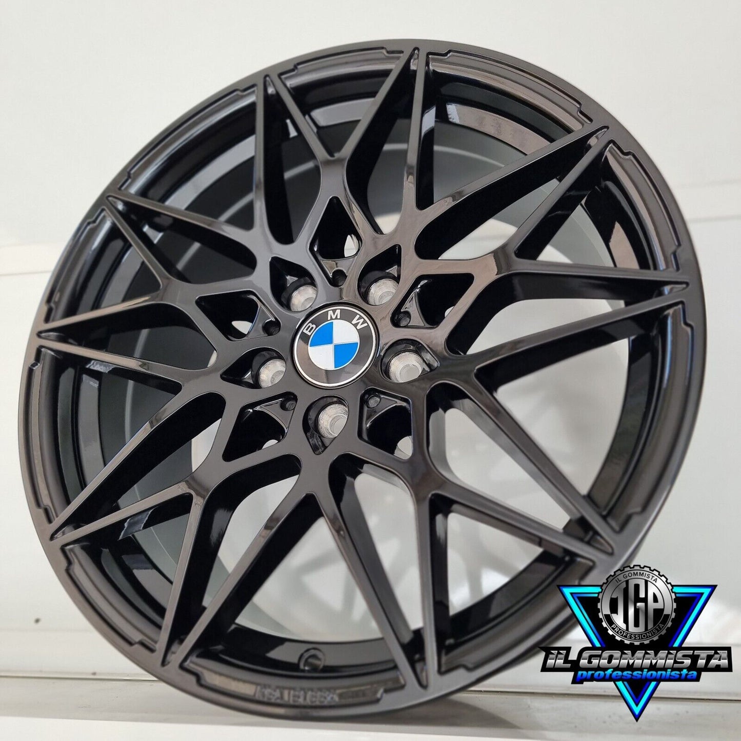 IGP B2 KIT 4 Cerchi In Lega 18" Compatibili con BMW serie 1 F40 - 2 F44 F45 F46 M + serie 3 type G20 Touring G21 + serie 4 type G22 G23 dal 2021 + serie 5 type G30 G31 G5L G5K + X1 type F48 F1X + X2 type F39 + X3 type G01 G3X + X4 type G02