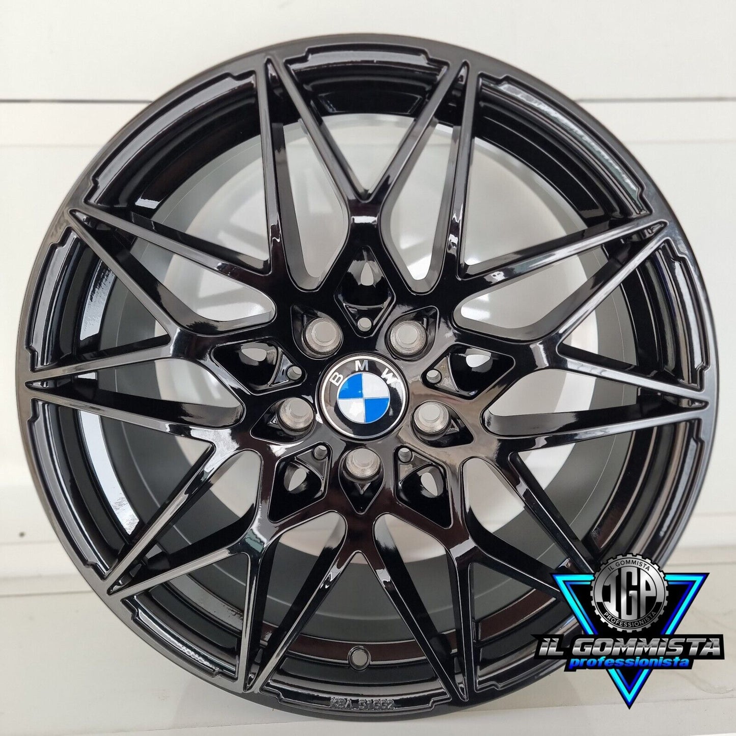 IGP B2 KIT 4 Cerchi In Lega 18" Compatibili con BMW serie 1 F40 - 2 F44 F45 F46 M + serie 3 type G20 Touring G21 + serie 4 type G22 G23 dal 2021 + serie 5 type G30 G31 G5L G5K + X1 type F48 F1X + X2 type F39 + X3 type G01 G3X + X4 type G02
