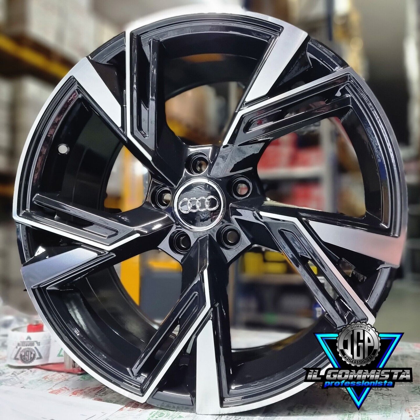 RS6 18 KIT 4 Cerchi In Lega 8 x 18" Compatibili con Audi A3 A4 A5 A6 A7 A8 TT Q2 Q3 Q4 Q5 S RS G-tron sporback S.line