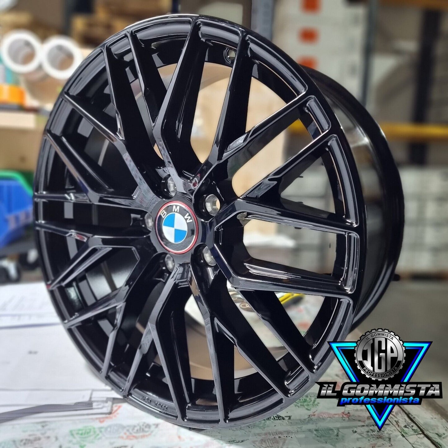 IGP MS4 KIT 4 Cerchi In Lega 18" Compatibili con BMW serie 1 F40 - 2 F44 F45 F46 M + serie 3 type G20 Touring G21 + serie 4 type G22 G23 dal 2021 + serie 5 type G30 G31 G5L G5K + X1 type F48 F1X + X2 type F39 + X3 type G01 G3X + X4 type G02