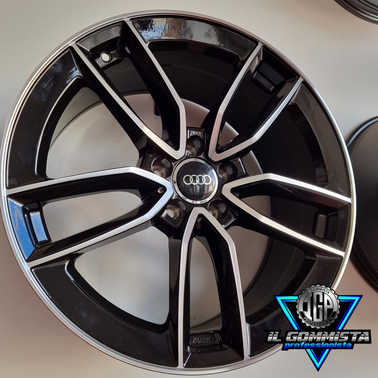LUX IGP 18 KIT 4 Cerchi In Lega 8 x 18 Compatibili con Audi A3 A4 A5 –  ilgommistaprofessionista